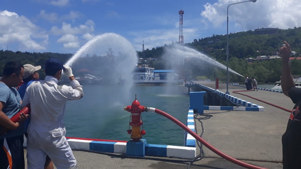 Simulasi Pemadam Kebakaran di Pangkalan Armada Bakamla RI Ambon
