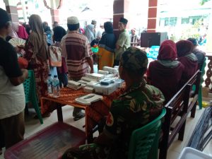 Satgas Yonif Raider Khusus 136/Tuah Sakti Gelar Bakti Sosial di Desa Wakasihu Maluku