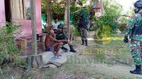 Pererat Hubungan TNI dan Warga, Prajurit Satgas Pamrahwan 754 Lakukan Anjangsana di Kampung Asmira Papua