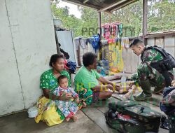 Komsos Kreatif, Satgas Yonif 126/KC Jalin Silaturahmi Sekaligus Pengobatan Langsung ke Masyarakat Perbatasan