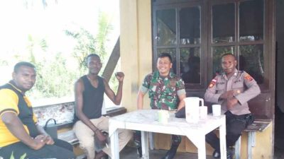 Libatkan Pemuda, Babinsa Kokonao dan Bhabinkamtibmas Bahas Keamanan Wilayah