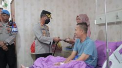 Kepedulian Kapolrestro Jakarta Timur Kunjungi Anggota dan Keluarga di RS Polri Kramatjati