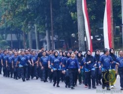 Kapuspen TNI Gelar Gerak Jalan Santai Bersama Personel Puspen TNI di Penghujung Masa Jabatannya