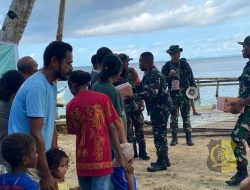 Kodim 1805/Raja Ampat Berbagi Bingkisan Sembako Rangkaian Kegiatan TMMD