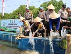 Polres Pelabuhan Tanjung Priok Tebar Benih Ikan Nila Dukung Ketahanan Pangan