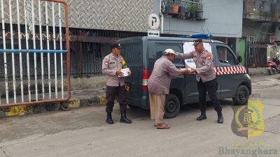 Polsek Kawasan Sunda Kelapa Gelar Jumat Berkah Menyambut Dirgahayu Polda Metro Jaya dan Cooling System