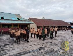 Babinsa Koramil Mapurujaya Latih PBB Siswa Sekolah Dasar