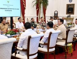 Panglima TNI Hadiri Rapat Terbatas dan Makan Siang Bersama Presiden RI Bahas Isu Strategis