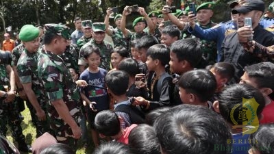 Panglima TNI Salurkan Bantuan Kendaraan dan Materiil
