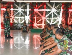 Dandim 1710/Mimika Beri Pengarahan Anggota Staf Kodim