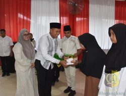 Dandim Mimika Santuni Anak Yatim