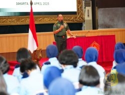 Panglima TNI Tanamkan Nilai Kepemimpinan dan Nasionalisme kepada Siswa SMA Taruna Nusantara