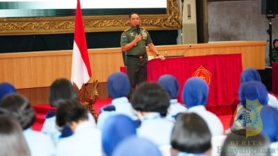 Panglima TNI Tanamkan Nilai Kepemimpinan dan Nasionalisme kepada Siswa SMA Taruna Nusantara