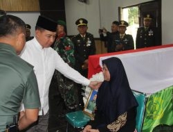 TNI Berduka: Panglima TNI Hadiri Upacara Pelepasan Jenazah Prajurit Korban Ledakan Munisi