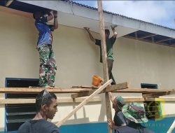 Satgas TMMD Pasang Plafon di Gereja Katolik St. Santo Paulus