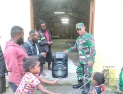 Danramil 1710-04/Tembagapura Berikan Bantuan Speaker ke Gereja