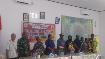 Babinsa Koramil Kuala Kencana Melaksanakan Pendampingan Pelatihan Teknologi Pertanian Pembuatan Pupuk Organik