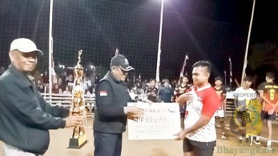 Anggota DPRD Pesisir Selatan Beri Dukungan ke Tim Bintang Timur dalam Laga Final lagan Cup 1