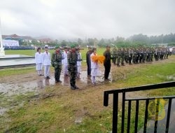Satgas TMMD Kodim 1506/Namlea Upacara HUT ke-80 Kemerdekaan RI di Alun-alun Kota Buru Selatan
