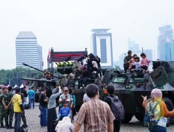 TNI Fair 2025: Ajang Pesta Rakyat Meriah dan Anak-anak Antusias Naik Panser TNI