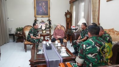 Anjangsana TNI ke Jenderal TNI (Purn) Try Sutrisno: Kita Tidak Boleh Melupakan Persatuan