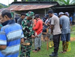 Anggota Satgas TMMD ke-126 Kodim 1505/Tidore dan Warga Kompak Siapkan Pengecoran