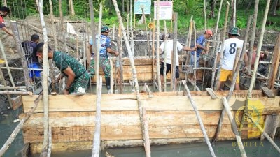 Satgas TMMD Kodim 1505/Tidore Bangun Sumur Air Bersih untuk Warga