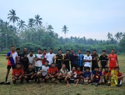 Satgas TMMD ke-126 Kodim 1505/Tidore Ajak Pemuda Jaga Silaturahmi Lewat Sepak Bola