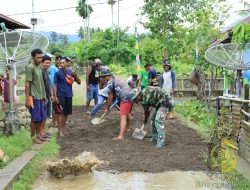 Satgas TMMD dan Warga Kompak Perbaiki Jalan Desa