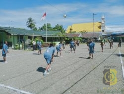 Koramil Timika Gelar Komsos Kreatif Bersama Warga Lewat Lomba Bola Voli