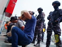 KRI Bung Hatta dan KRI Panah Amankan Kapal Asing pada Latihan Operasi Laut di Morowali