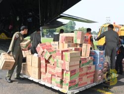 TNI Kembali Distribusikan Bantuan Kemanusiaan ke Wilayah Terdampak