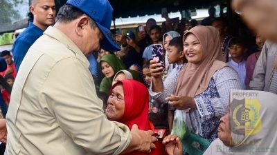 Panglima TNI Dampingi Presiden RI Tinjau Jembatan Bailey dan Pengungsian Korban Bencana di Bireuen