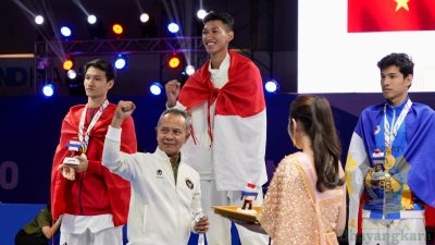 Atlet Taekwondo Indonesia Arya Danu Susilo Tambah 1 Medali Emas SEA Games 2025 di Thailand
