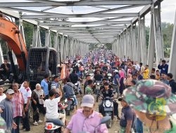 TNI Rampungkan Jembatan Bailey Teupin Mane