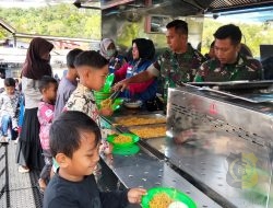 TNI Dirikan Dapur Umum Bantu Pengungsi Terdampak Bencana di Timang Gajah
