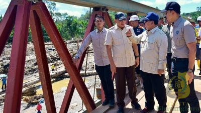 Wapang TNI Dampingi Presiden Prabowo Tinjau Jembatan Bailey dan Posko Kesehatan di Tapanuli Selatan