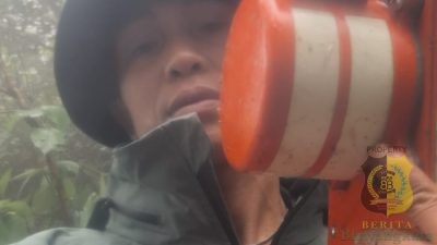 Prajurit TNI Temukan Black Box ATR 42-500