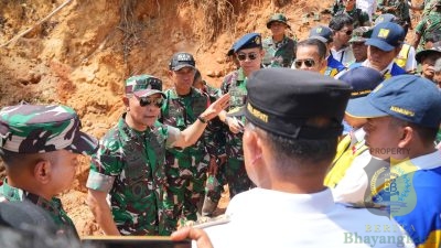 Kasum TNI Tinjau Pembangunan Huntara-Huntap di Tapanuli Selatan